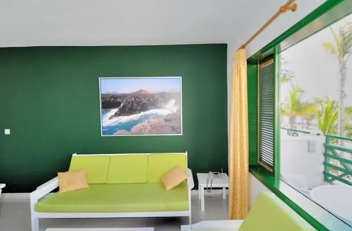 Hotel apartamentowy Rocas Blancas Puerto del Carmen (Lanzarote)