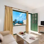 Ξενοδοχείο με διαμερίσματα Rocas Blancas 4*
