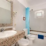 Ξενοδοχείο με διαμερίσματα Rocas Blancas 4*