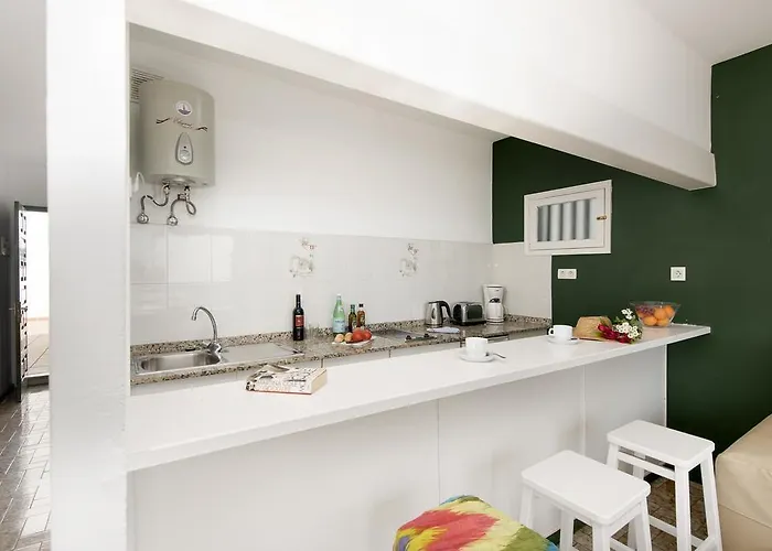 Rocas Blancas Puerto del Carmen (Lanzarote)