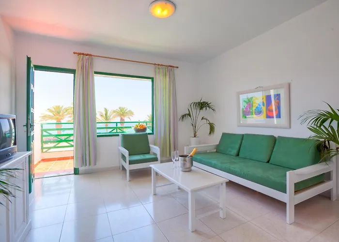 Ξενοδοχείο με διαμερίσματα Rocas Blancas 4*