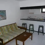 白色岩石公寓 卡门港