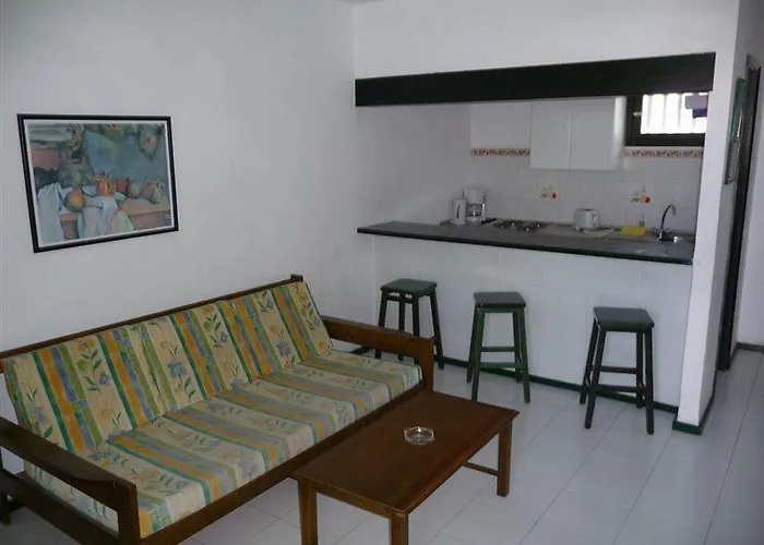 Rocas Blancas Puerto del Carmen (Lanzarote)